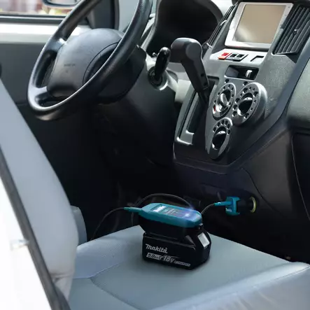 Makita ADP14 autolaturi / USB-C PD -adapteri 12V/24V (max. 65W, tupakansytytinpistokkeeseen) - Makita lisätarvikkeet akuille - ADP14 - 2
