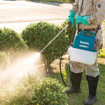 Makita Puutarharuisku 18V LXT | DUS054Z (5L & Säädettävä kaksoissuutin) - Painepesurit - 104647 - 2