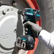 Makita IskevÃ¤ MutterinvÃ¤Ã¤nnin 18V LXT | DTW700RTJ (1/2" 700/1000Nm & 2x5.0Ah Akut) - Makita akkupulttipyssyt - 104299 - 3