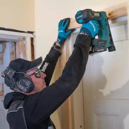 Makita DBN501ZJ viimeistelynaulain | 18V LXT | Makpac - Makita akkunaulaimet - DBN501ZJ - 2