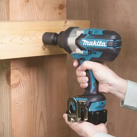 Makita IskevÃ¤ MutterinvÃ¤Ã¤nnin 18V LXT | DTW1002RTJ (1/2" Kara, 1200Nm & 2x5.0Ah Akut) - Makita akkupulttipyssyt - DTW1002RTJ - 2