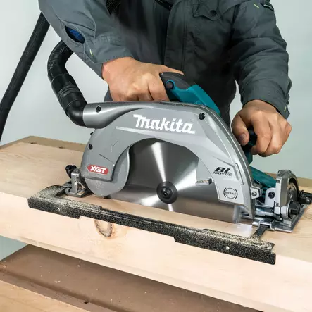 Makita HS011GZ PyÃ¶rÃ¶saha XGT 40V 270 mm â€“ Massiivinen 101 mm sahaussyvyys ja ohjauskiskoyhteensopivuus - Makita akkusirkkelit ja akkupyörösahat - HS011GZ - 2