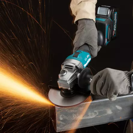 Makita GA035GZ Kulmahiomakone XGT 40V 150 mm â€“ Suuri 46 mm Leikkuusyvyys ja AFT - Makita akkurälläkät - GA035GZ - 2