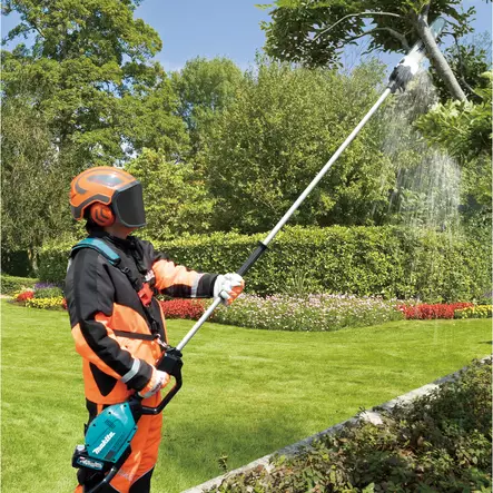 Makita UA003GZ Varsiketjusaha XGT 40V â€“ Ulottuvuus jopa 3 metriin, 20 m/s ketjunopeus ja AFT-teknologia - Akkumoottorisahat - UA003GZ - 2