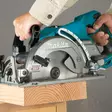 Makita RS001GZ PyÃ¶rÃ¶saha XGT 40V 185 mm â€“ JÃ¤reÃ¤ Takakahvamalli ja 6 400 min?Â¹ Kierrosnopeus - Makita akkusirkkelit ja akkupyörösahat - RS001GZ - 2